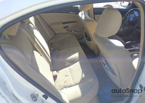 2011 Honda Accord 2.4 Lx z USA, uszkodzony, nr VIN 1HGCP2F37BA052603